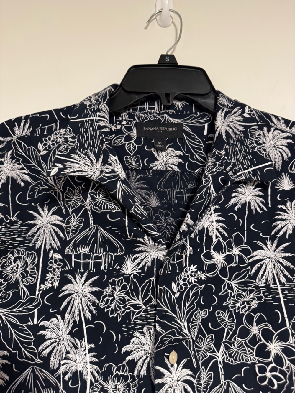 Banana Republic Factory Navy Short-Sleeve Tropical Print Button-Down - Picture 4 of 10